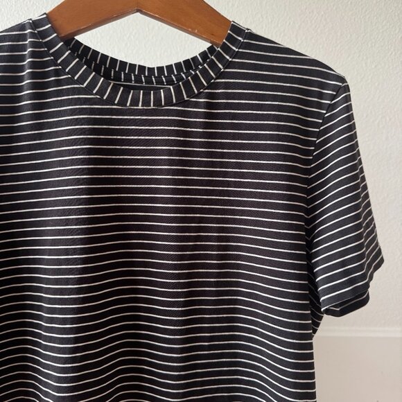 ✨ Lululemon Love Crew T-Shirt – Black/White Stripe – Womens Size 6-8 - Picture 7 of 16